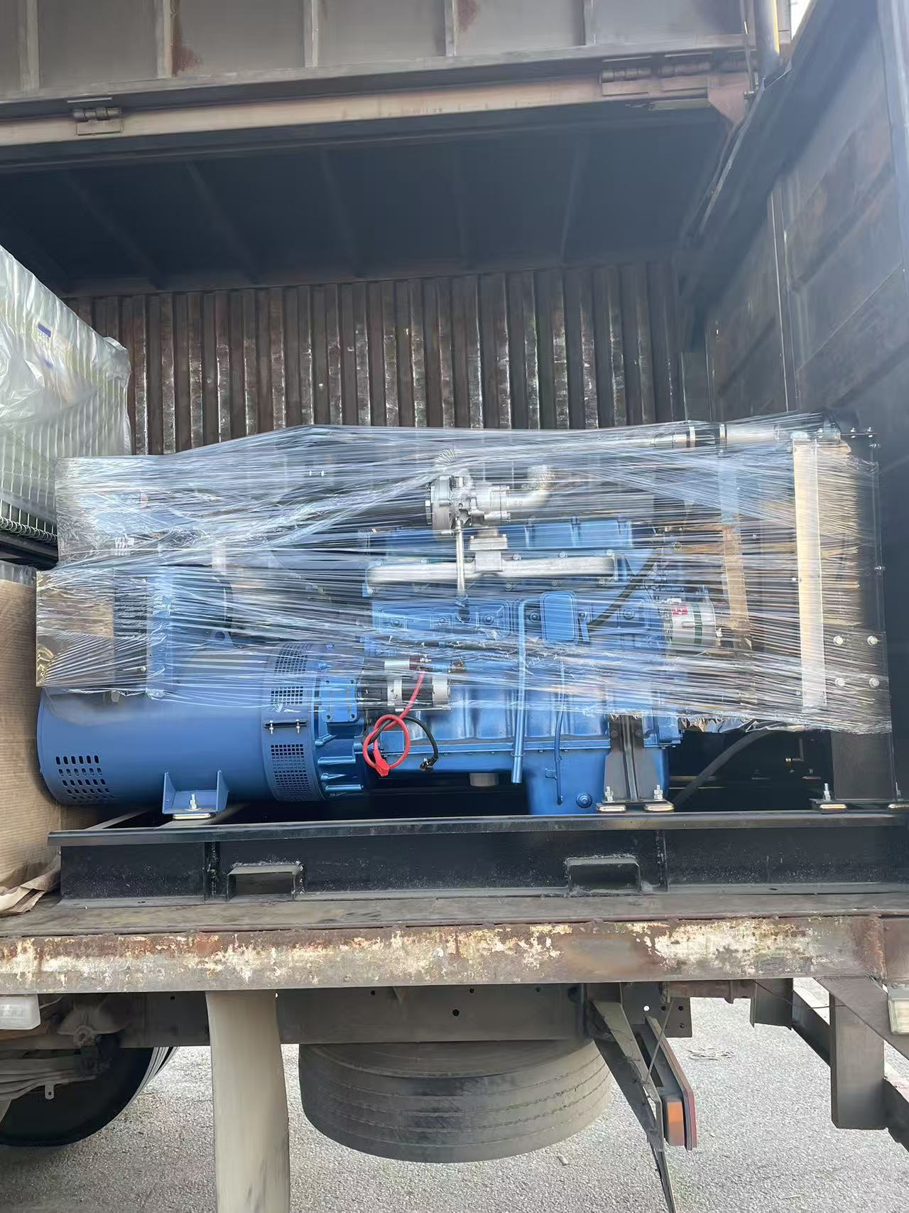 恒华动力 2 台洲方系列 110KW 柴油发电机组顺利发往长春