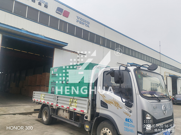 恒华动力洲方 100KW 静音箱发电机组整装发往大连